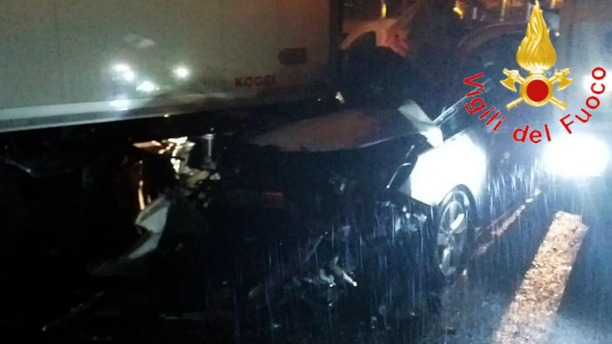 Scontro tra più mezzi sull'A2: muoiono mamma e figlia di 10 anni - 