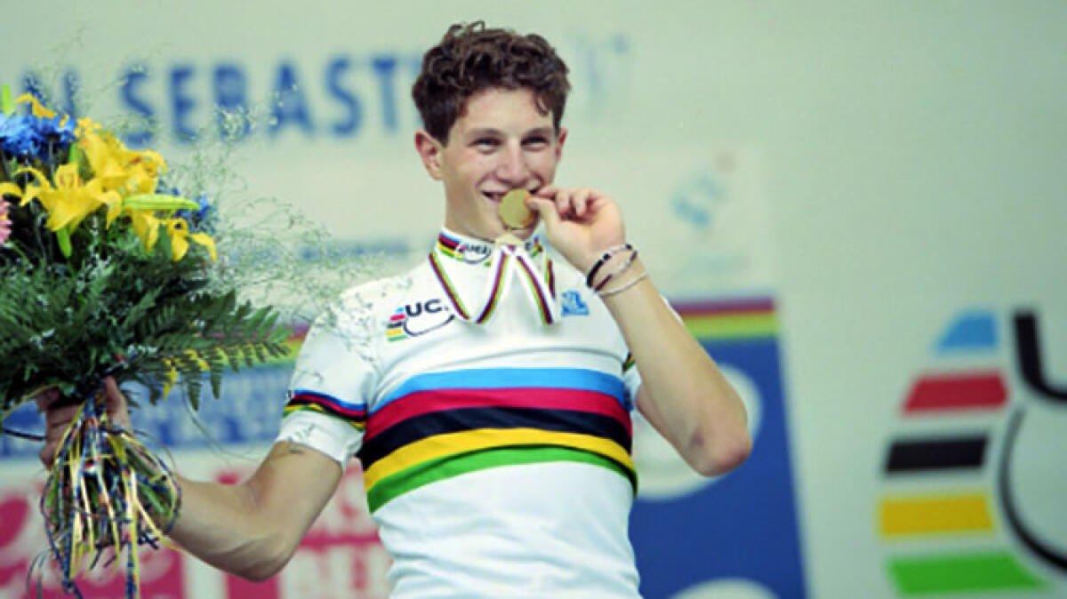 Incidente a Pomigliano, muore l'ex campione del mondo di ciclismo - 