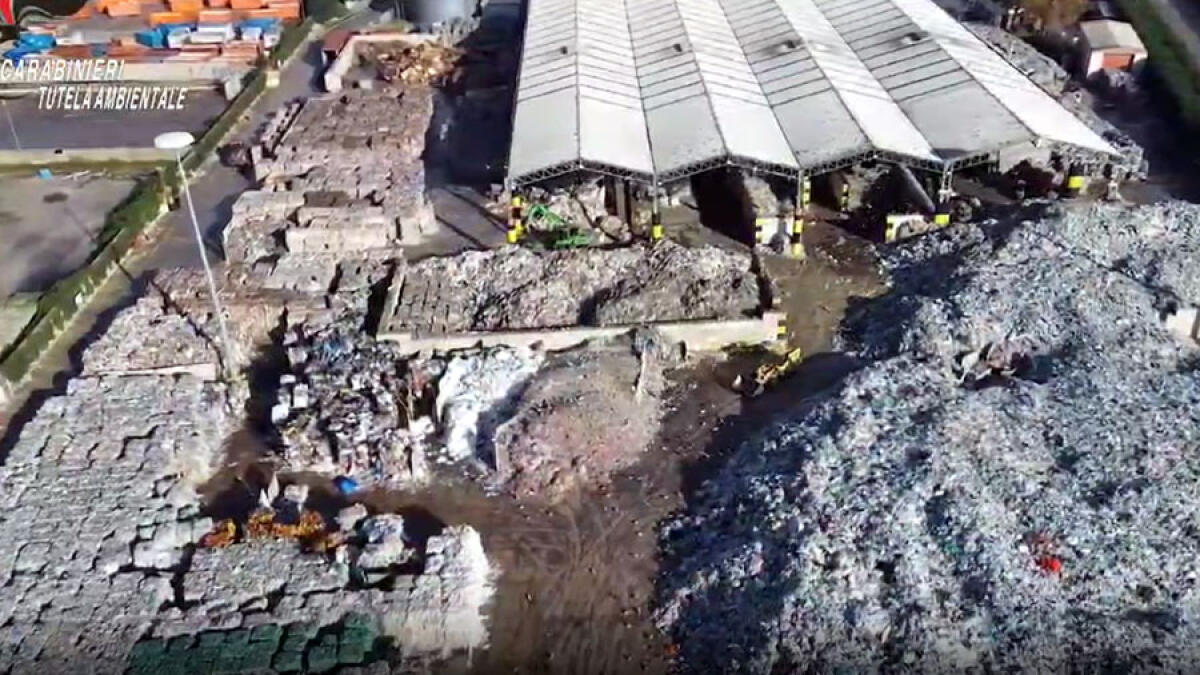 Noi facciamo la differenziata, loro sprecano i rifiuti: impianto sequestrato - 