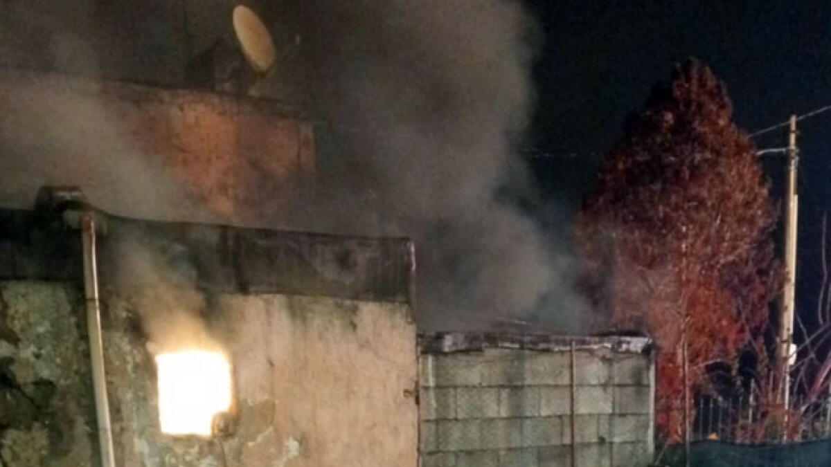 Casa in fiamme a Poggiomarino, i carabinieri salvano un disabile - 