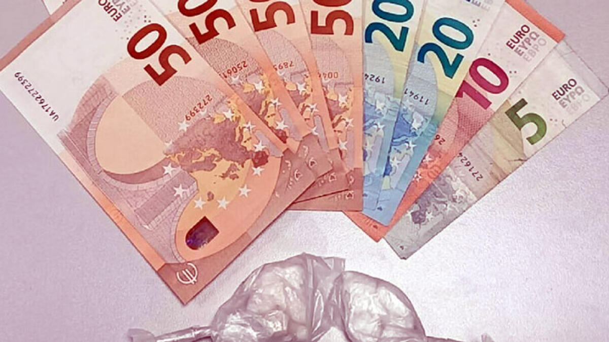 Insospettabile trovato con 3 chili di droga - 