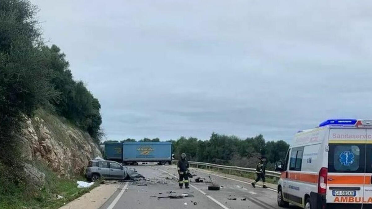 Auto contro tir sulla Statale, muore 23enne del Napoletano - 