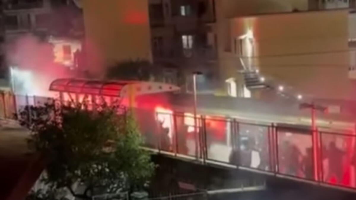 Ecco 300 telecamere dopo l'assalto Ultras alla Circumvesuviana - 