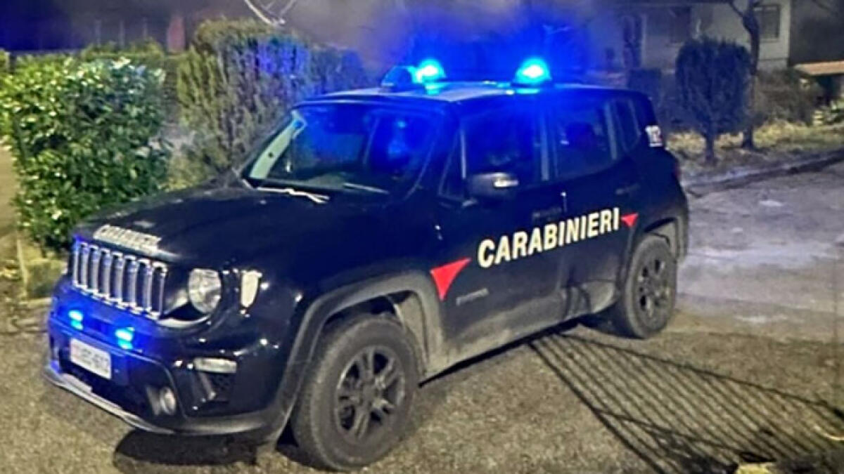 A fuoco 4 autocarri e 3 escavatori nell'azienda edile - 