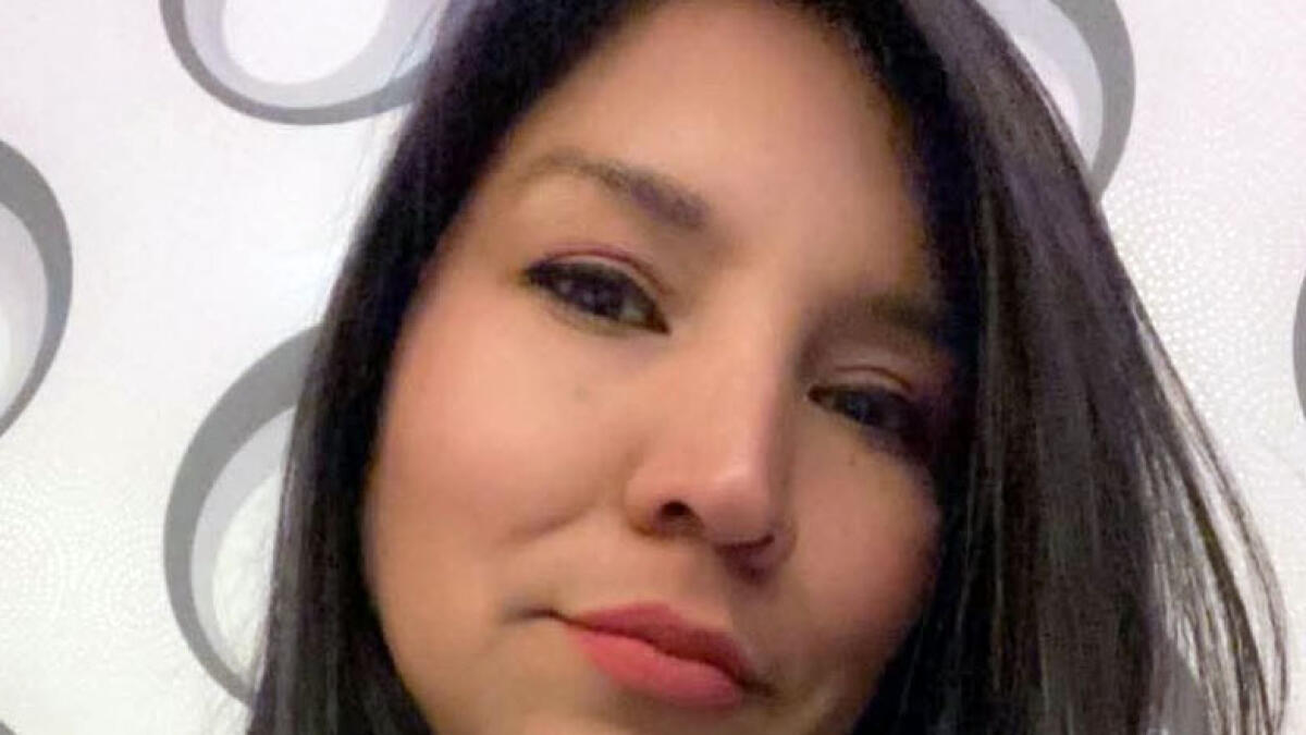 Cade da una scala e muore sul lavoro a 48 anni - 