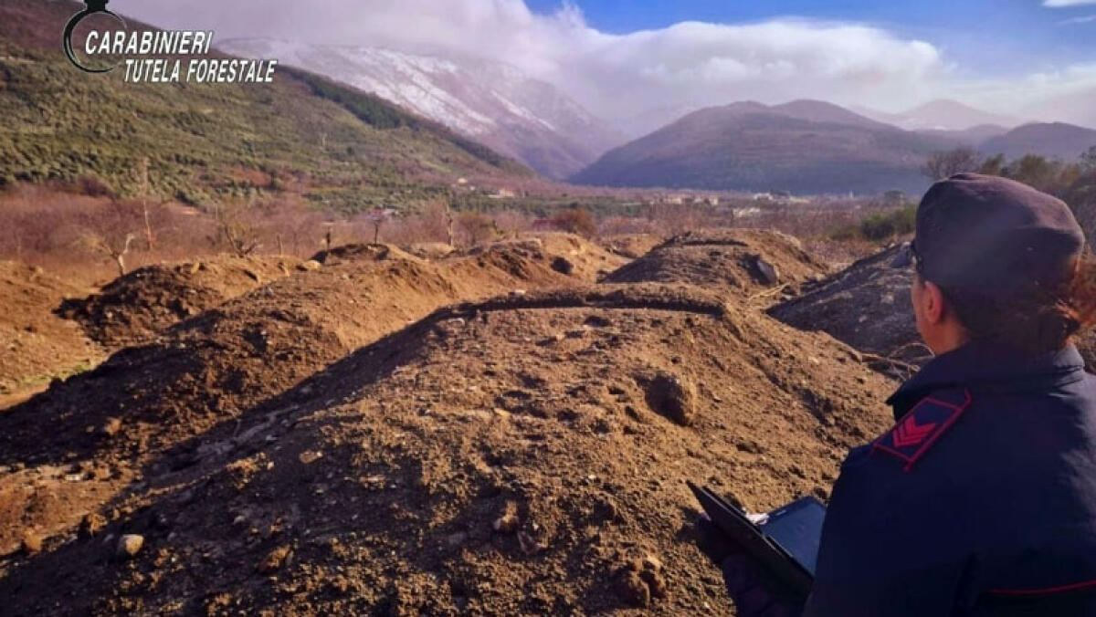 Scoperta e sequestrata maxi-discarica da 4mila metri quadrati - 