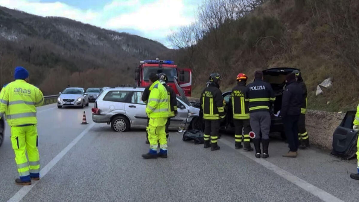 Incidente sulla Statale, donna muore sul colpo - 