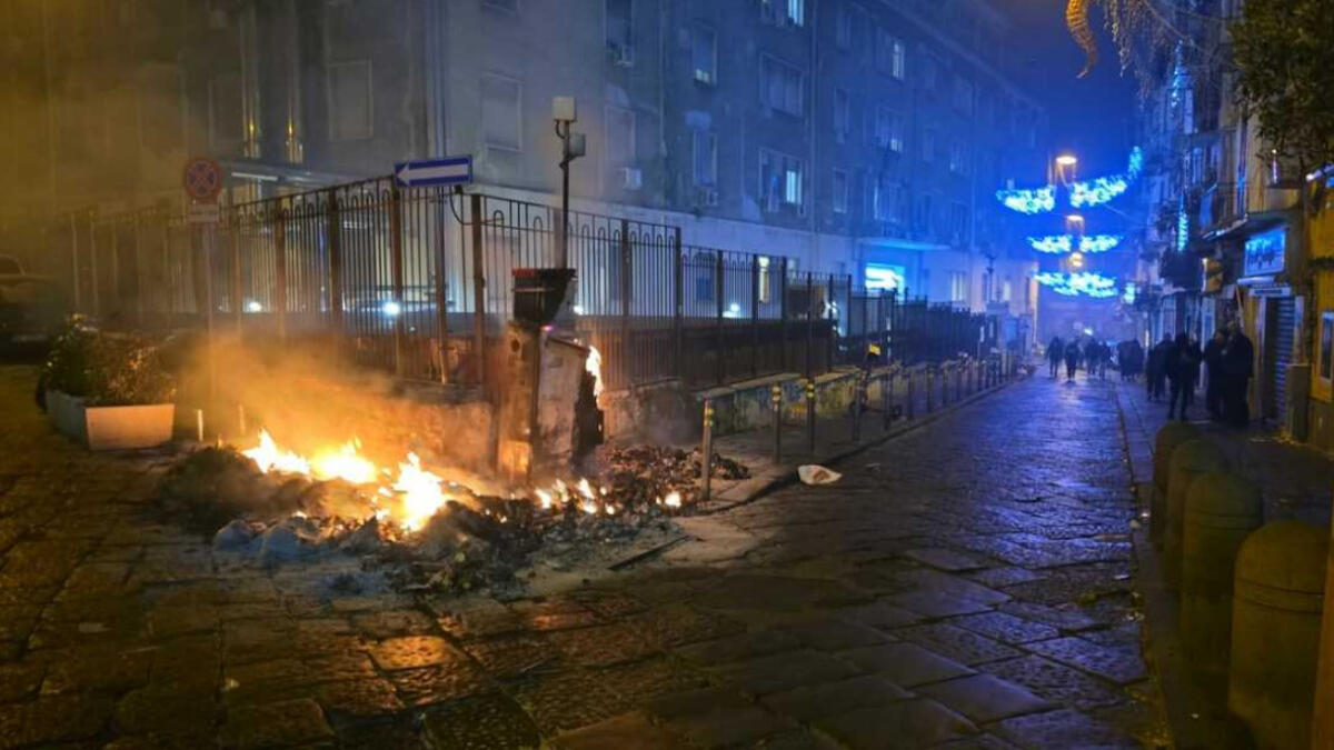 I soliti botti: casa, auto e rifiuti in fiamme - 