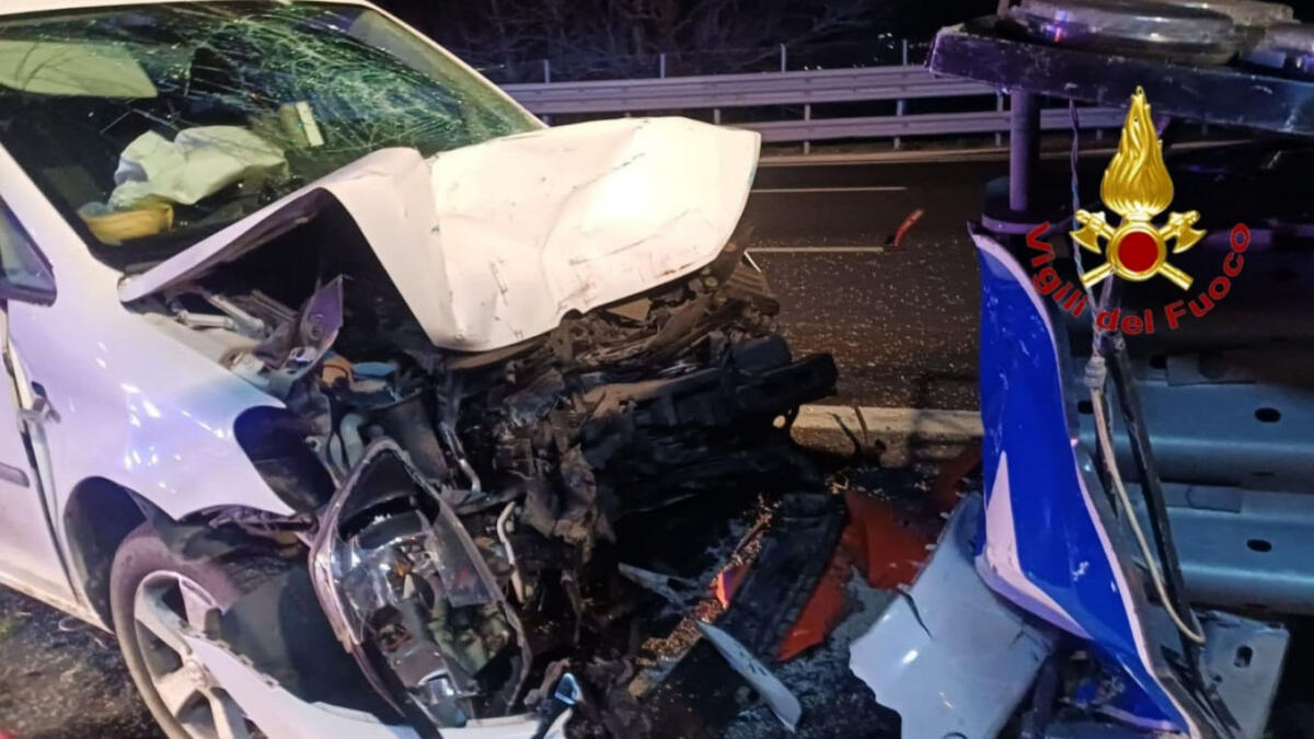 Incidente sull'A30 a Sarno: gravissimi prete e una donna - 