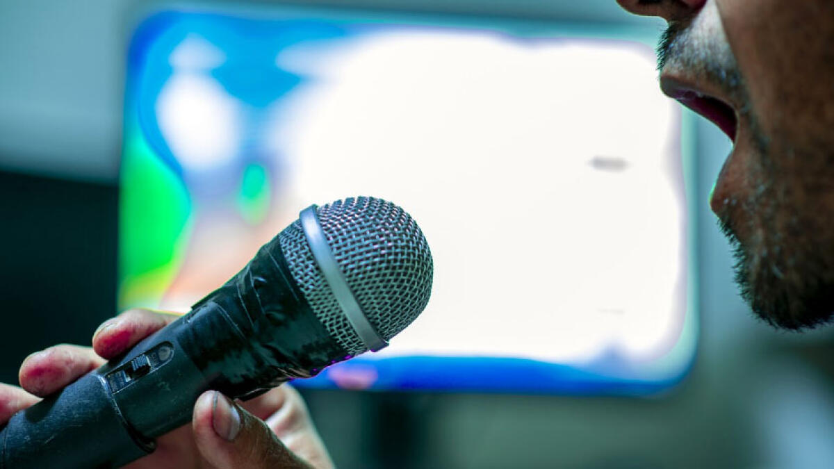 "Qui non puoi cantare in napoletano", giovane campano insultato a Firenze - 