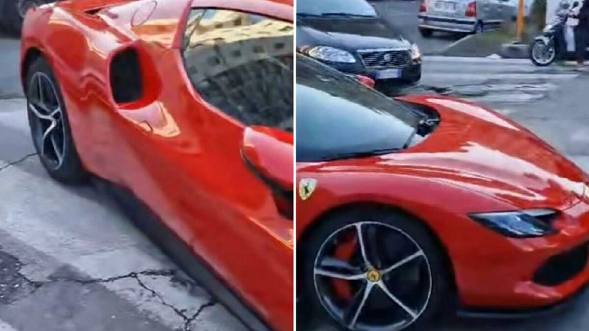 Una Ferrari a Fuorigrotta, ma è parcheggiata sulle strisce pedonali - 