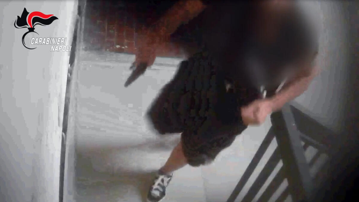 Il bimbo di 6 anni: "Papà dove vai con quella pistola?" - 