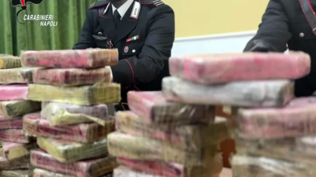 Sorpresi mentre scaricano 10 milioni di euro di cocaina da un tir - 