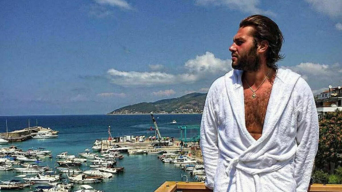 Lorenzo muore nel bagno di casa, stava per diventare medico - 