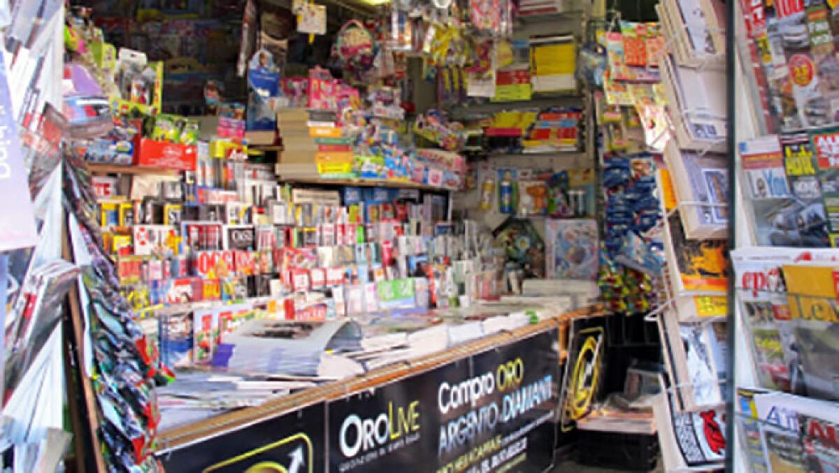 L'edicola non ha le carte Pokemon, giornalaia aggredita con una spranga - 