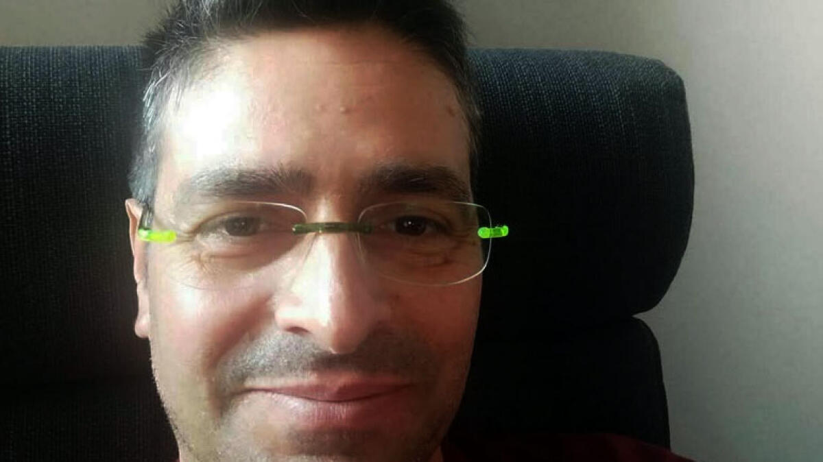 Casa in fiamme, Salvatore muore per salvare le figlie e la mamma - 