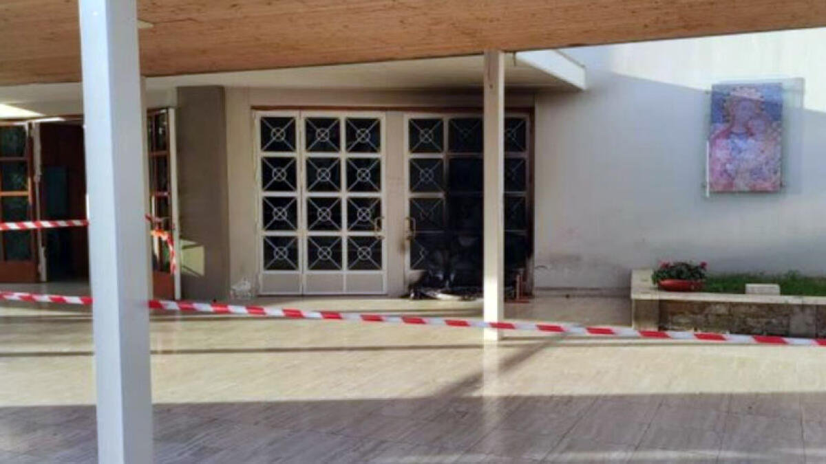 A Marigliano incendiato il portone della chiesa - 