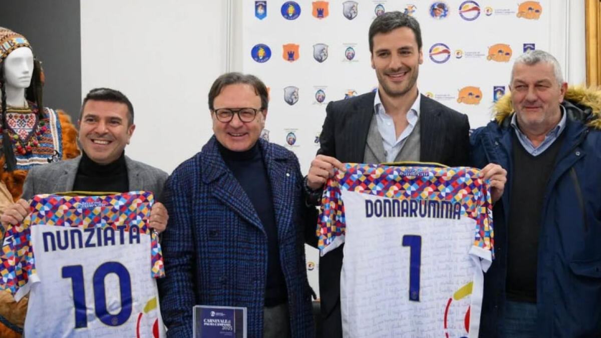 Maglia celebrativa del Carnevale per la Palmese, novità anche per lo stadio - 