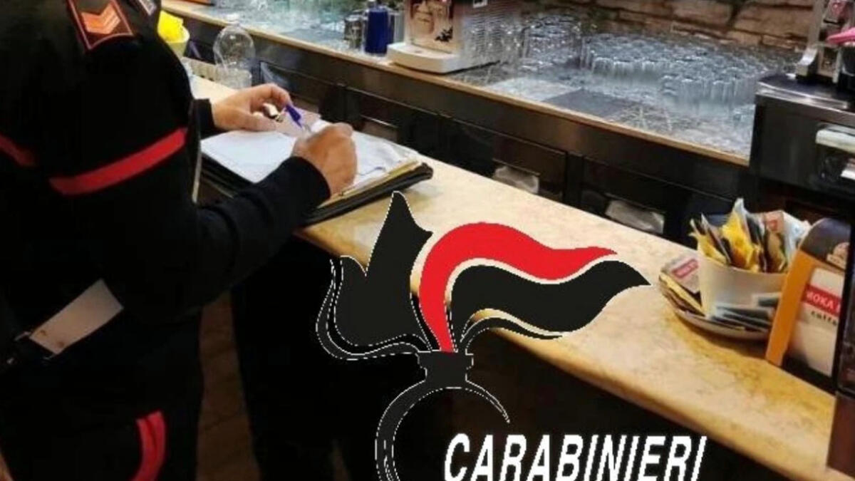 Spaccia droga nell'enoteca - 