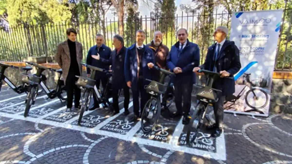 Pompei, ecco le 70 bici di Eav e Circumvesuviana - 