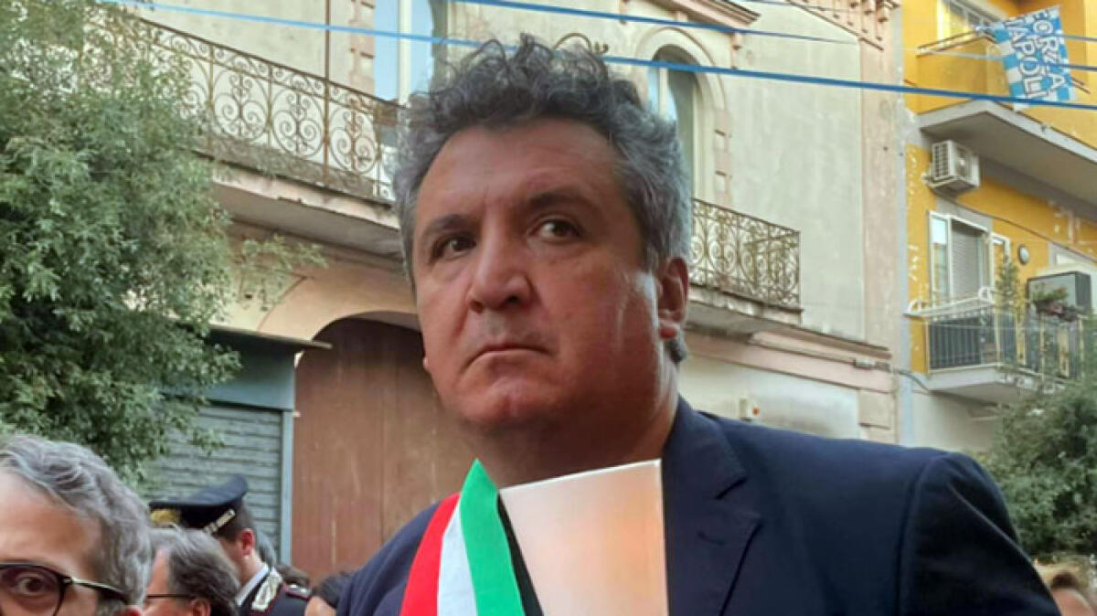 Si dimettono i consiglieri, "cade" il sindaco a Marigliano - 