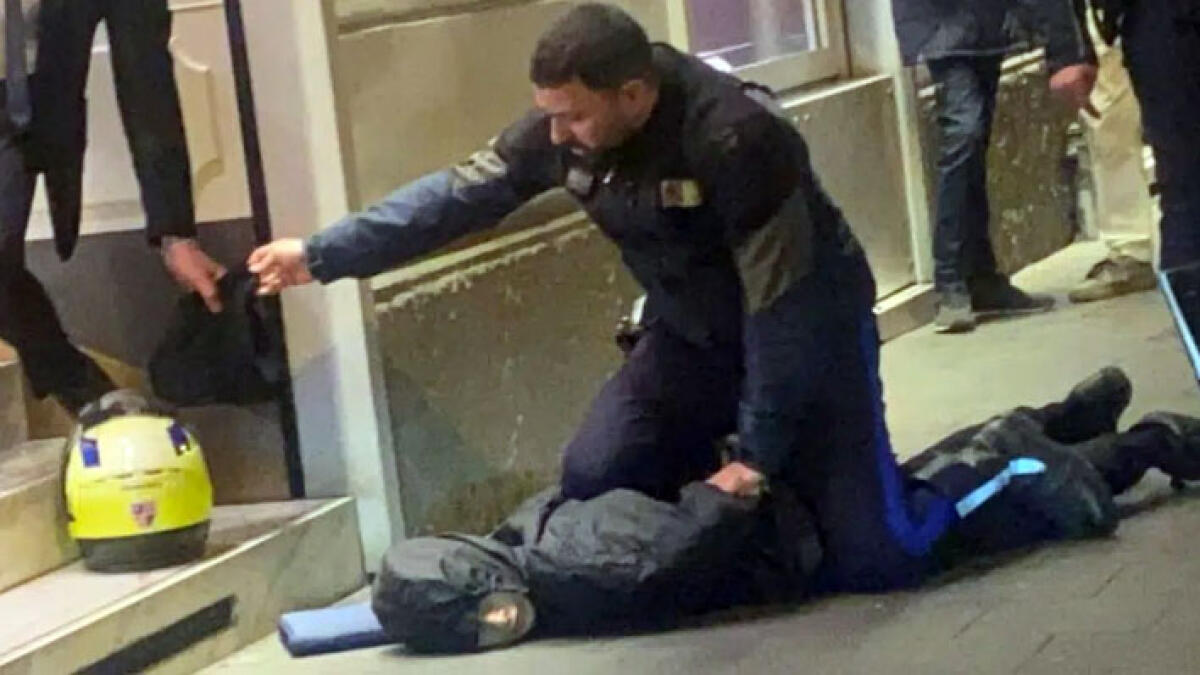 Arrestato a Napoli all'esterno del negozio Gucci - 