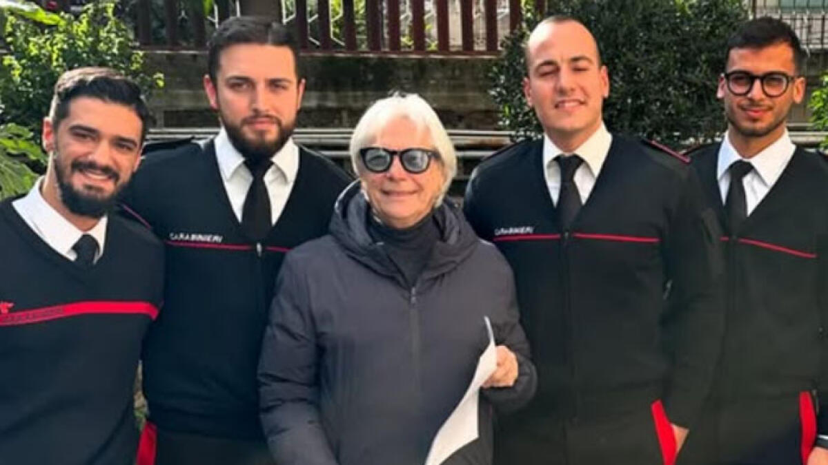 Video falso di Nino D'Angelo sul web, lui va dai carabinieri - 