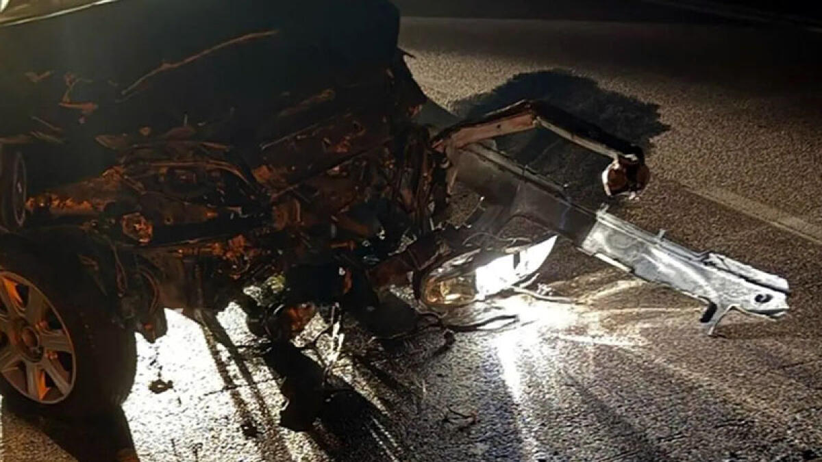 Auto va a sbattere contro il guardrail sulla Statale - 