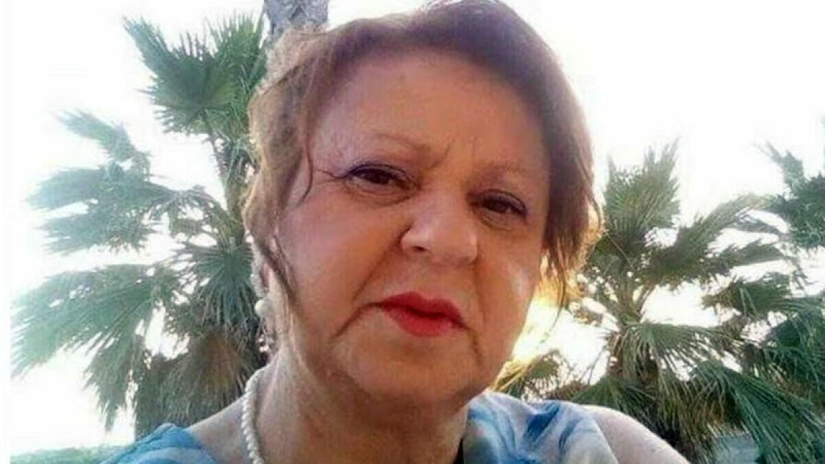 Donna sbranata dal cane davanti a casa - 