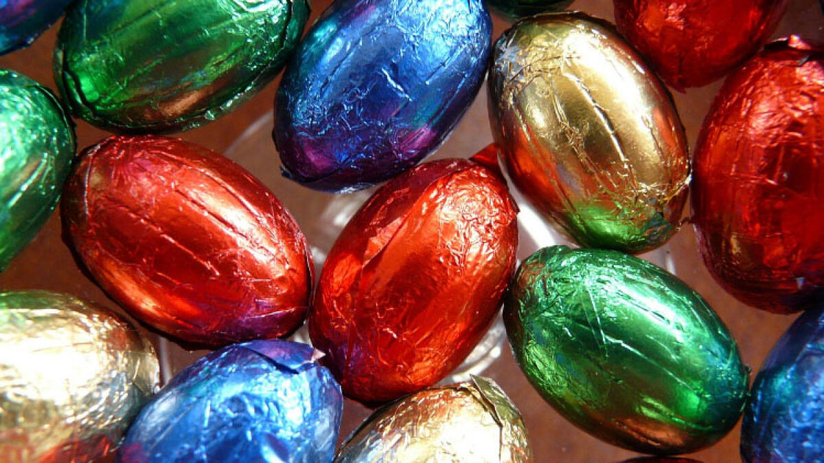 Di notte nel supermercato per rubare il carico di Uova di Pasqua - 