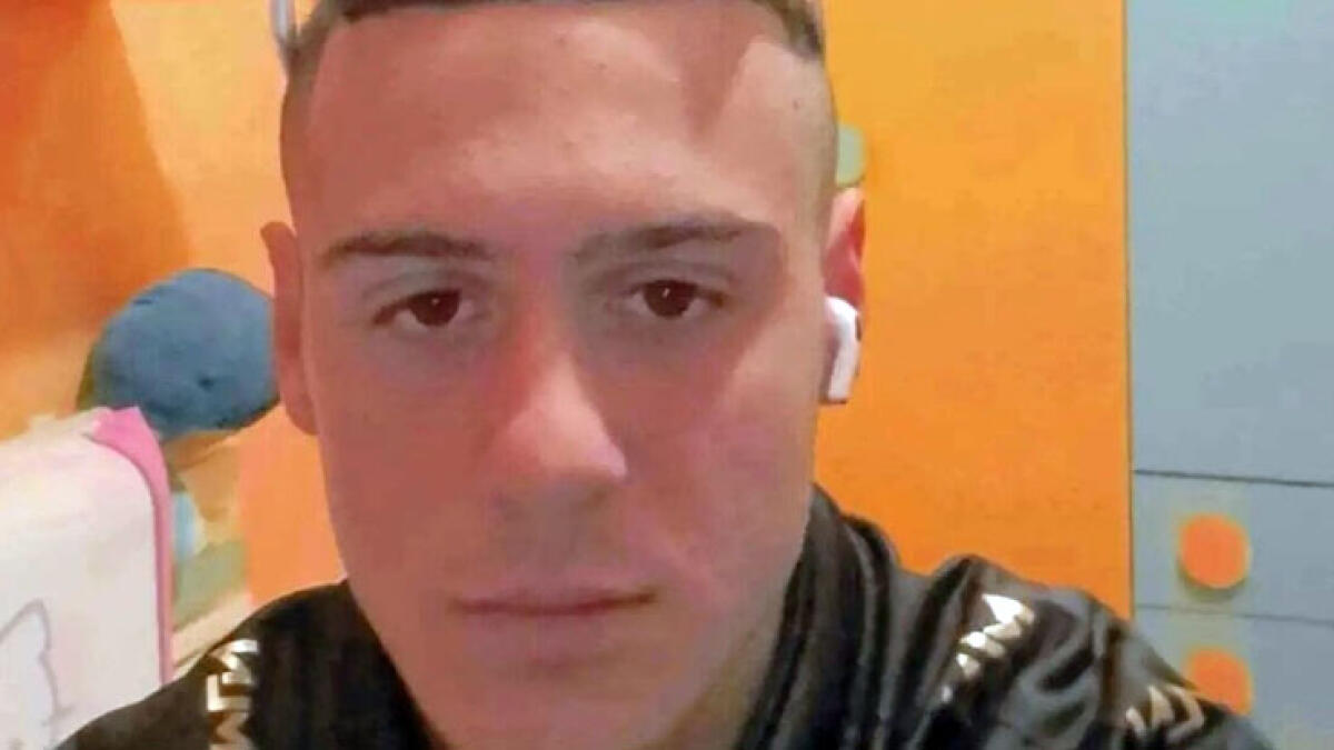 Si ribalta con l'auto, Davide muore a 19 anni - 