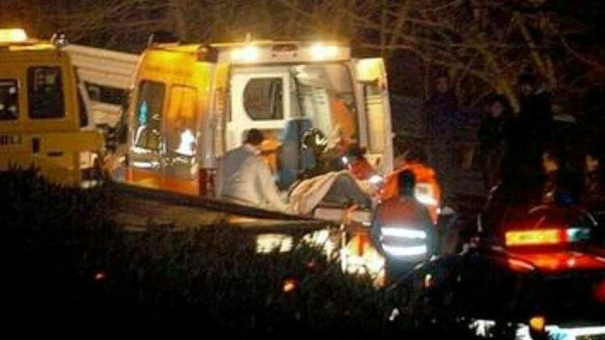 Finiscono contro le auto in sosta, muoiono ragazzi di 24 e 25 anni - 