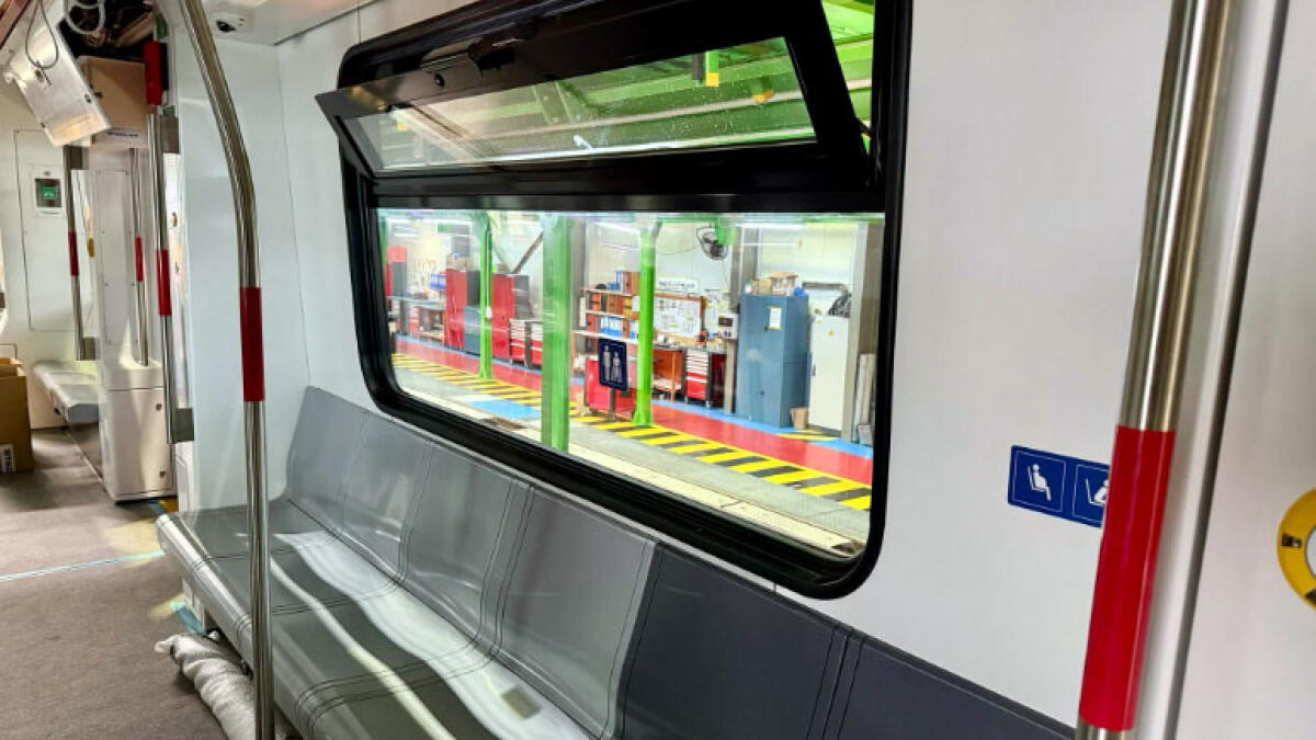 Partito in direzione Napoli il nuovo treno della Circumvesuviana - 