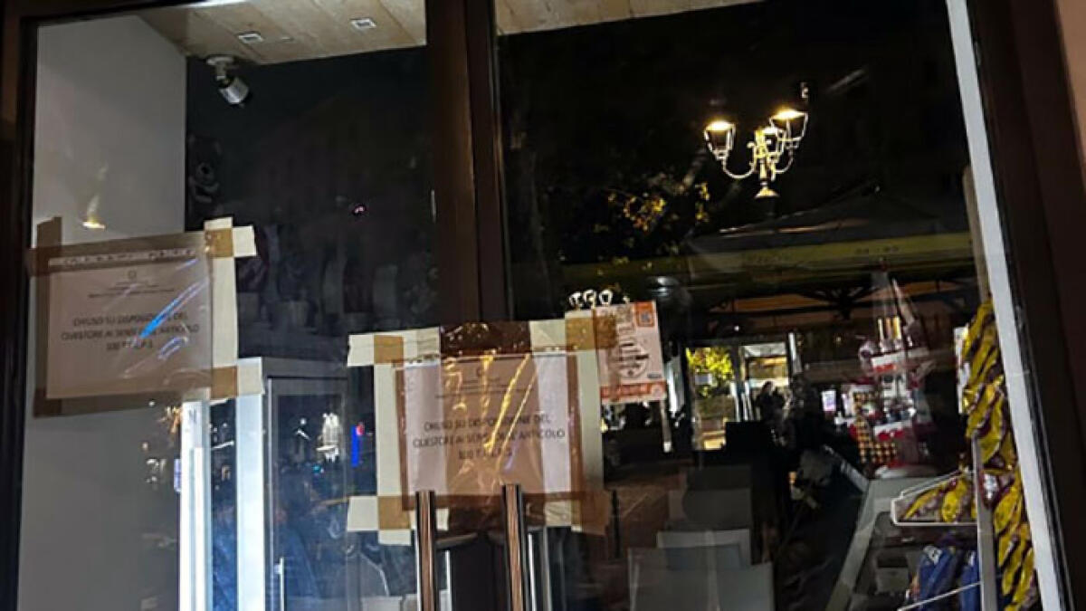 Rissa nel locale, la polizia lo chiude per 20 giorni - 