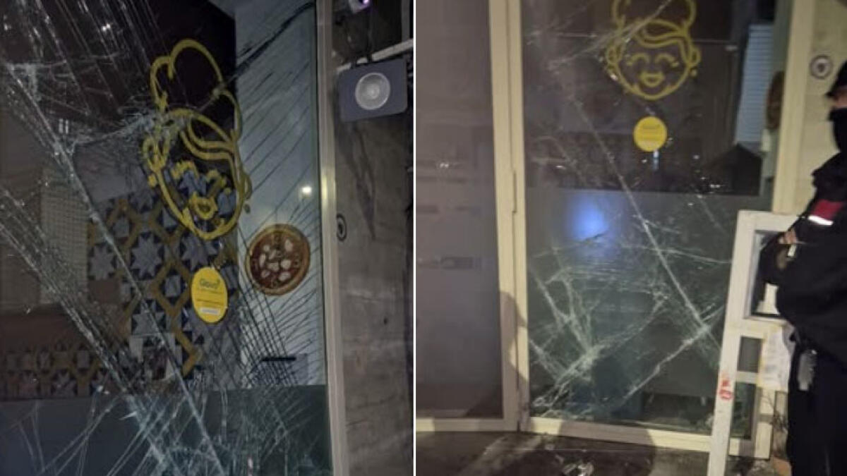 Automobile come ariete, sfondato l'ingresso del locale di Errico Porzio - 