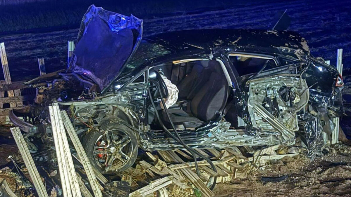 Scontro fra tre auto dopo un sorpasso: muore 19enne, bimbi feriti - 