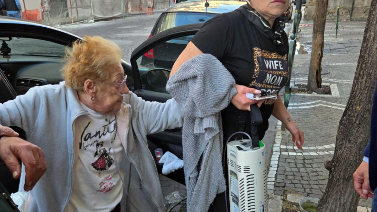 Le riprese della fiction bloccano l'ambulanza, la paziente rischia grosso - 