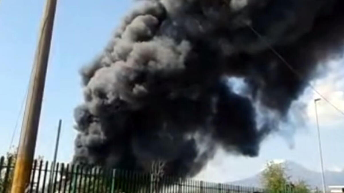 Grosso incendio a Scafati, evacuate 16 famiglie - 