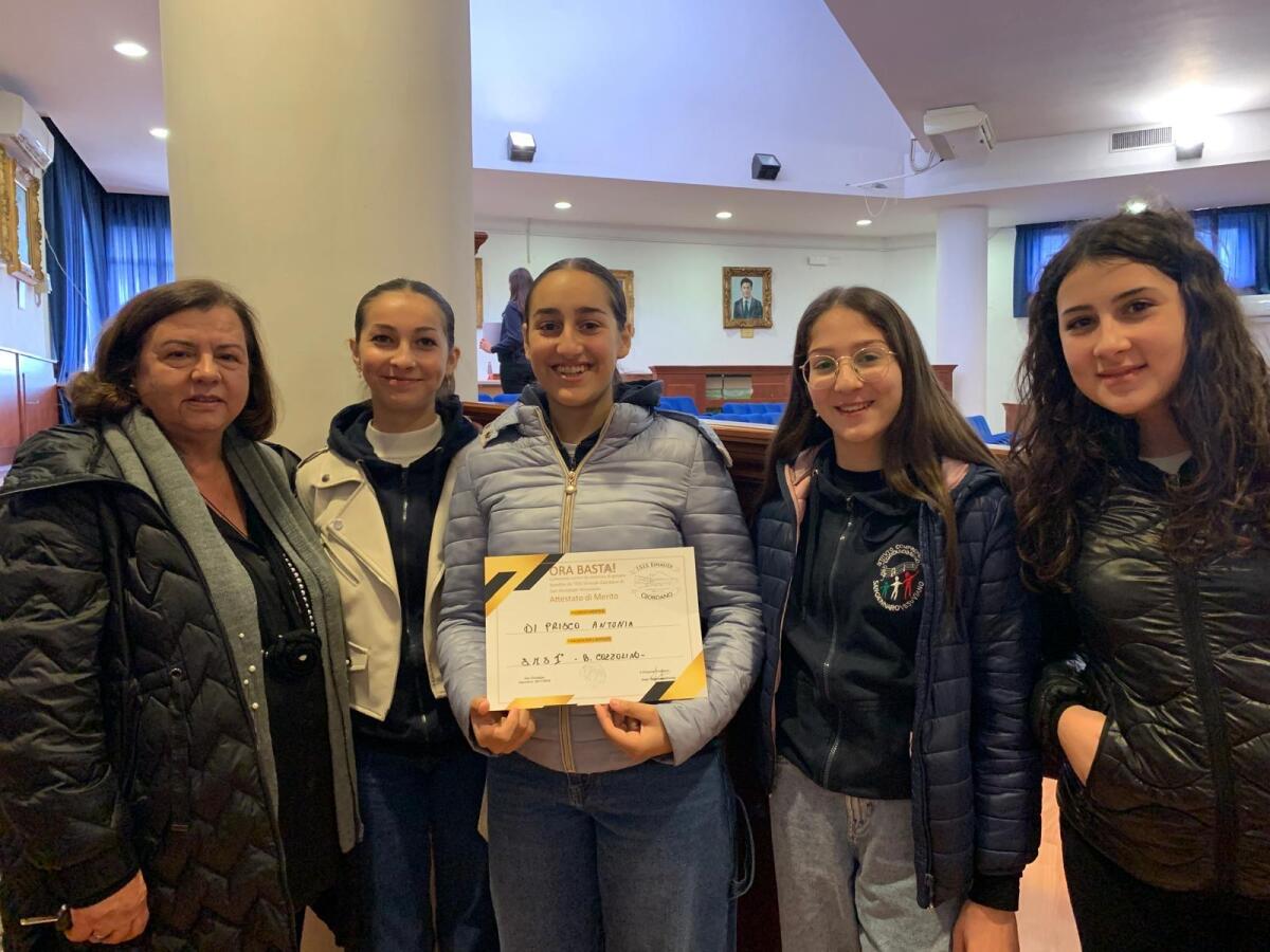 Femminicidi, la battaglia attraverso la poesia di Antonia - 