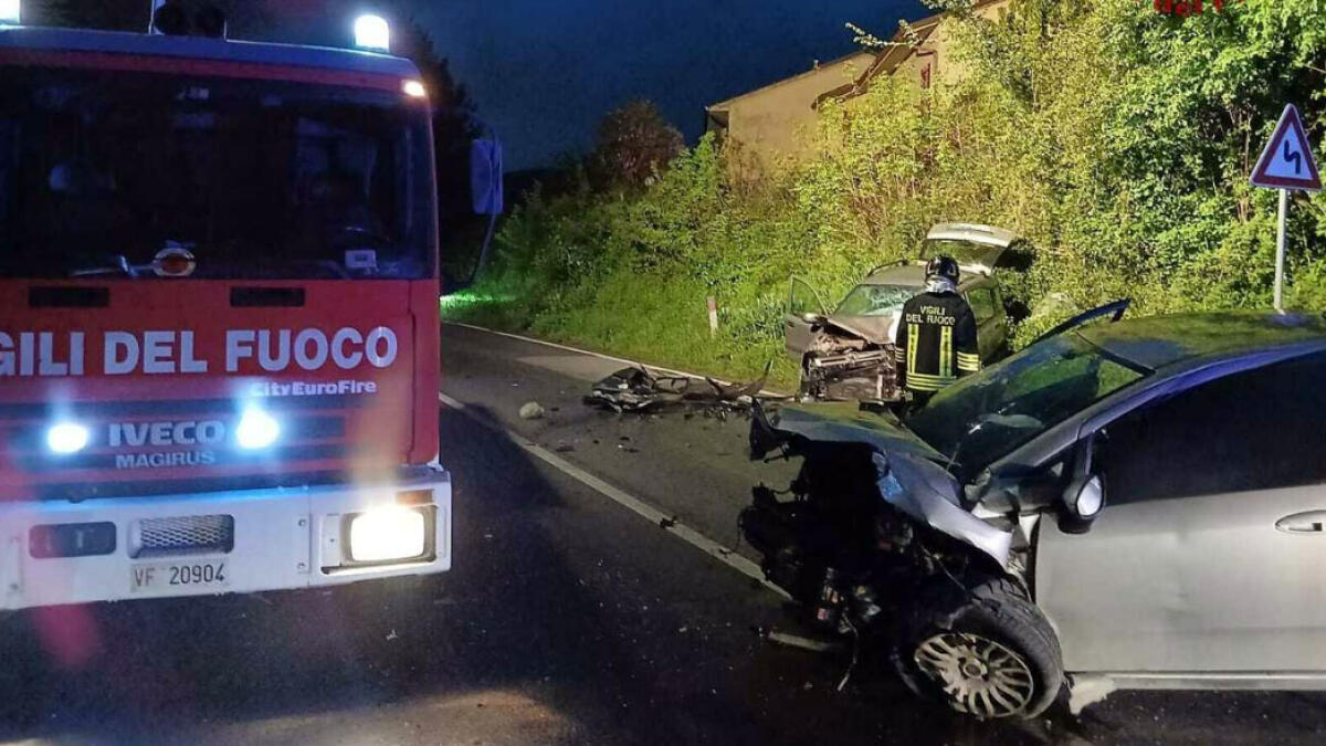 Brutto incidente sulla Variante, ci sono tre feriti - 