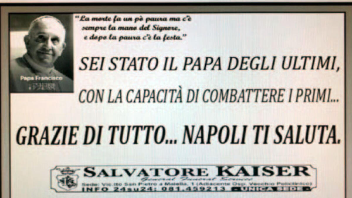 A Napoli manifesti funebri per Papa Francesco - 