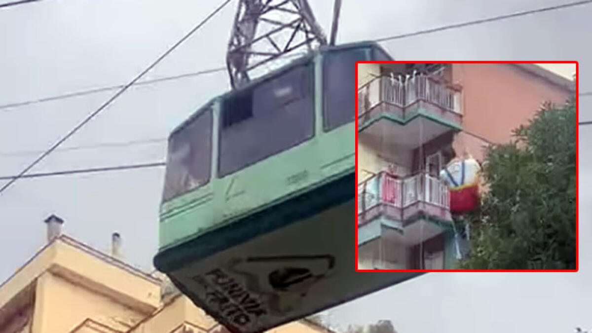 Si rompe un cavo, passeggeri sospesi sulla Funivia per il Faito e fatti scendere con imbragatura - 