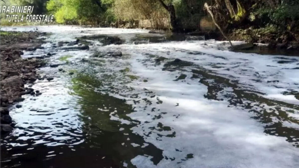 Scarichi nel fiume, sigilli ad azienda edile - 