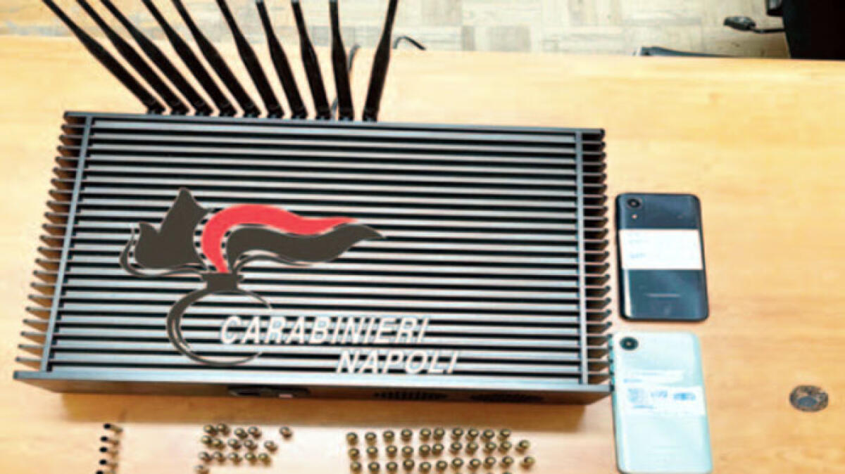 Armi e jammer in un deposito dei Paesi Vesuviani - 