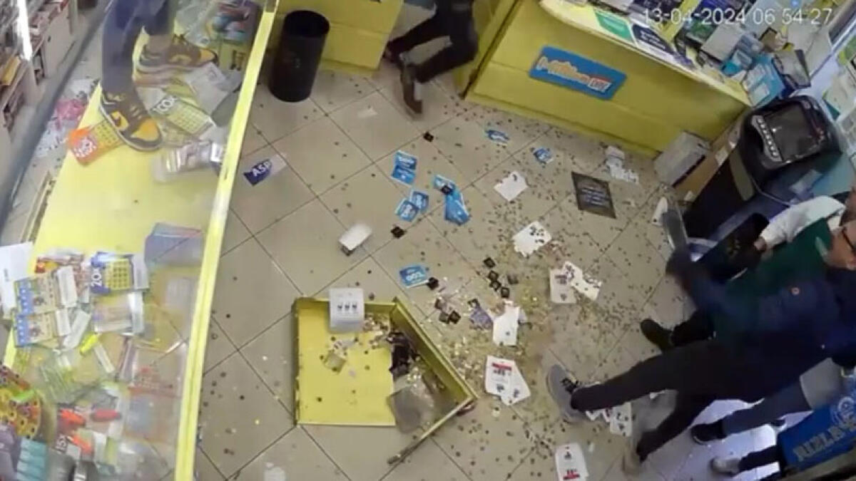 Rivendevano il bottino delle rapine nei tabacchi: smantellata la banda - 