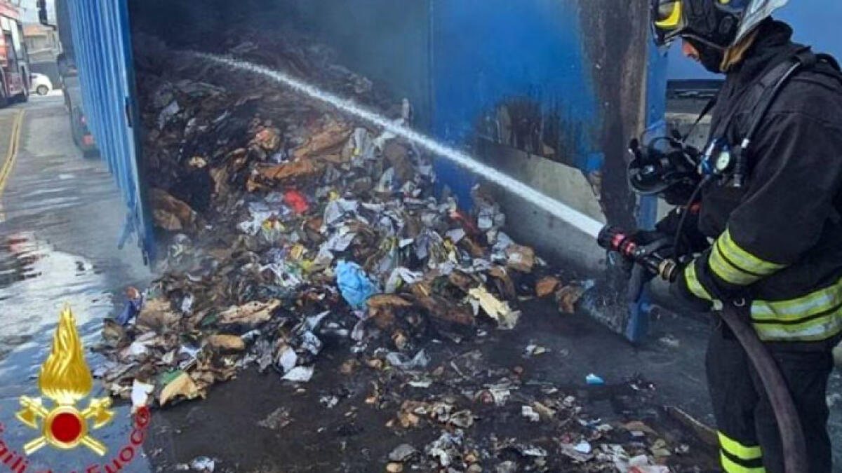 Incendio al supermercato Lidl, clienti in fuga - 