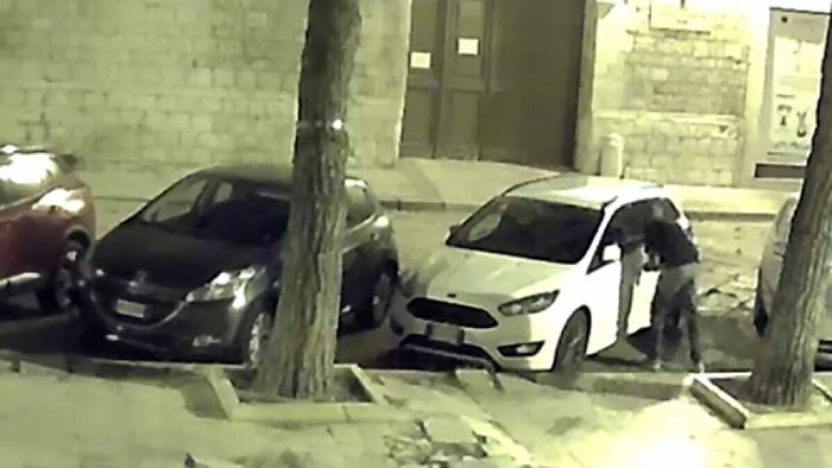 Rubano 7 auto al giorno in pochi minuti: 25 arresti - 