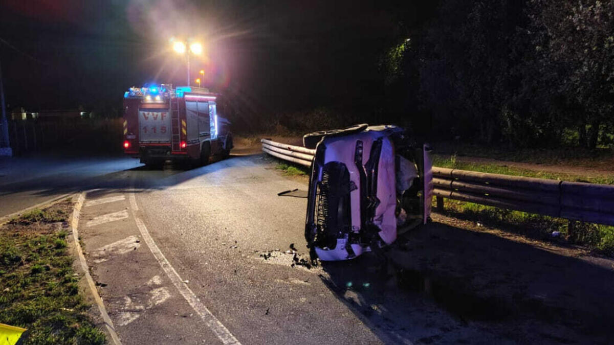 Si ribalta auto con tre donne: una è grave - 