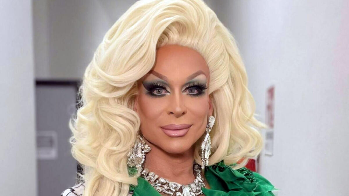 La drag queen parla a scuola di bullismo e omofobia, Lega e Fdi scatenano il putiferio - 