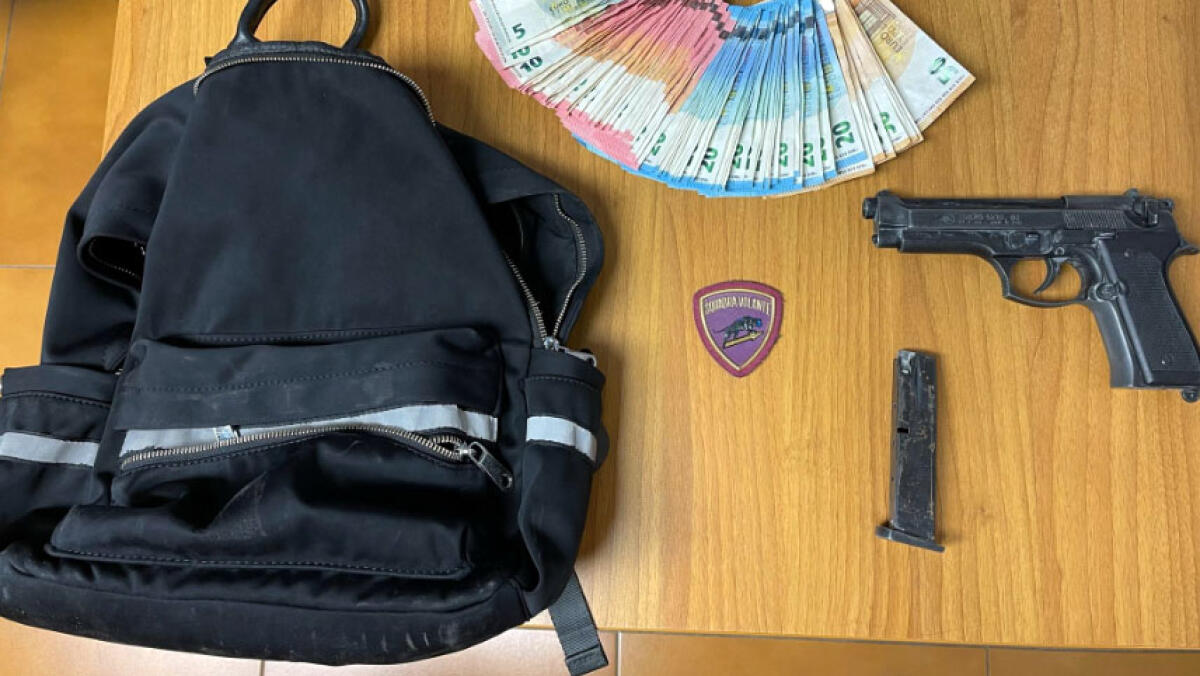 Minorenne rapina supermercato a Striano, catturato da due agenti liberi dal servizio - 